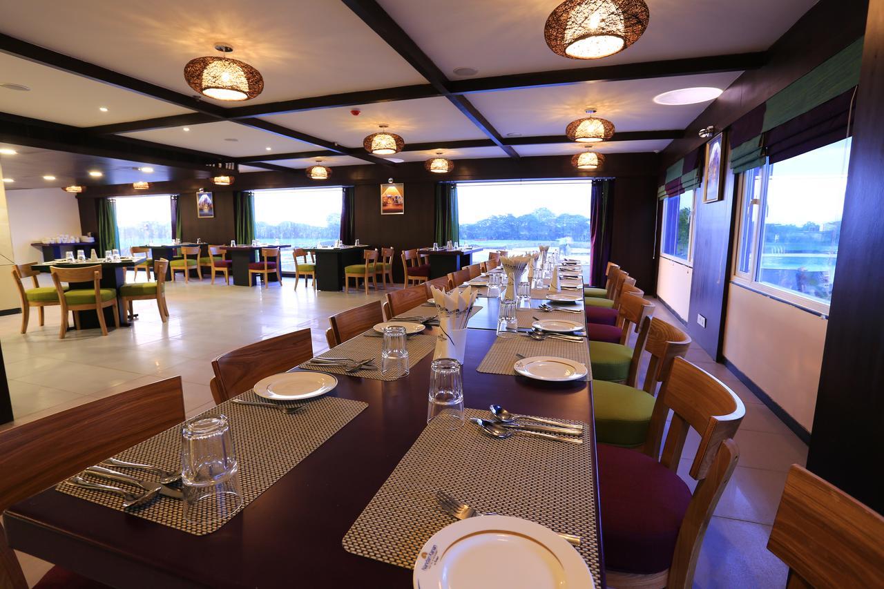 Nandan Kanan Hotel & Resort Sipra Exterior photo